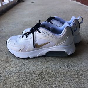 Air Max 200 EUC white gold 7.5